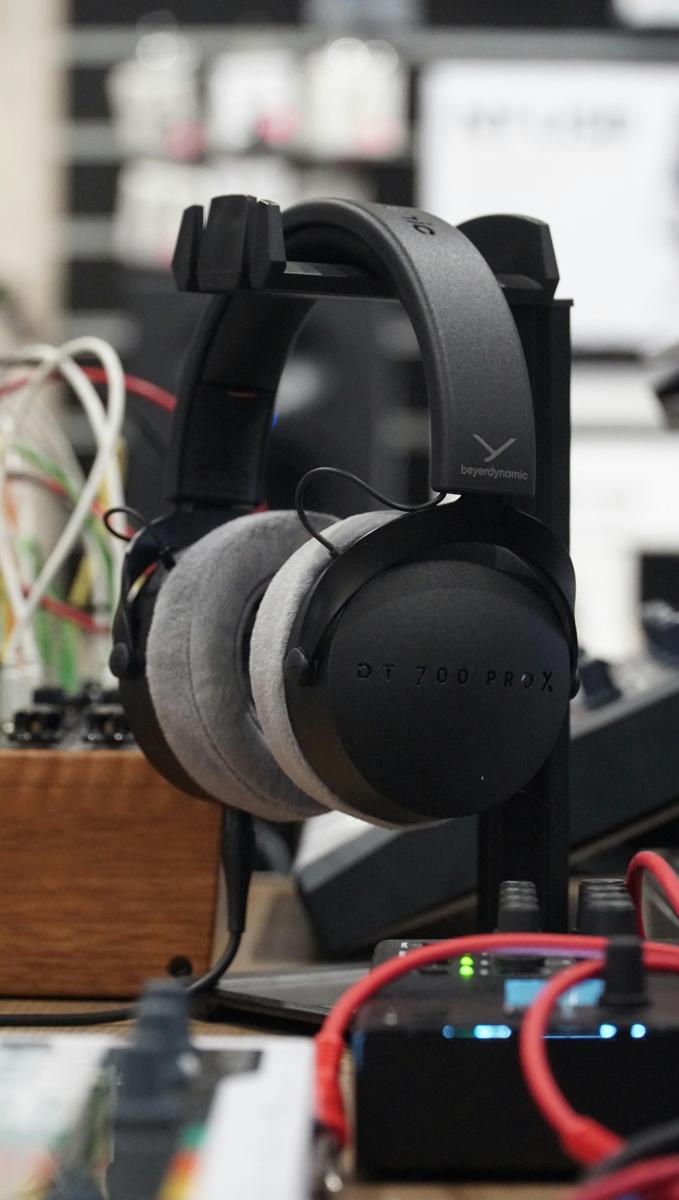headphone stand